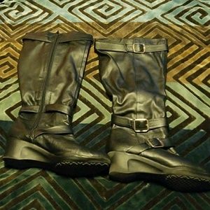 Avenue size 12M wide calf boots